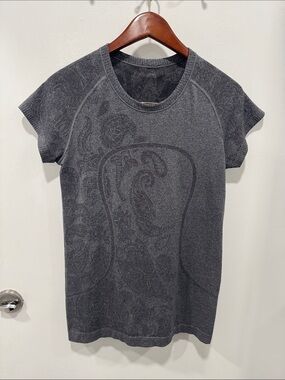 Lululemon Tee